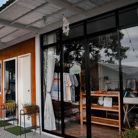 Olive Hostel Рохас Экстерьер фото