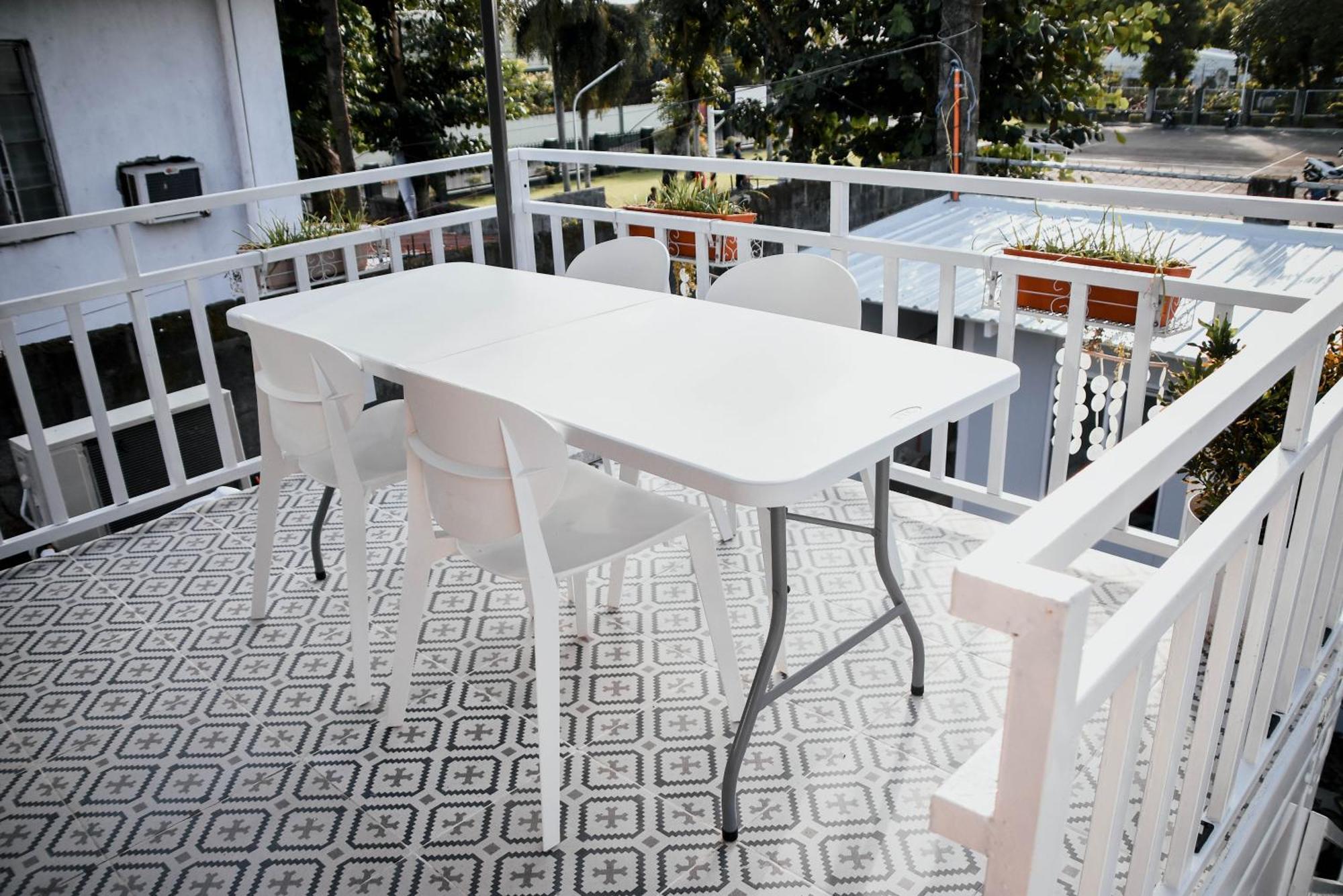 Olive Hostel Рохас Экстерьер фото